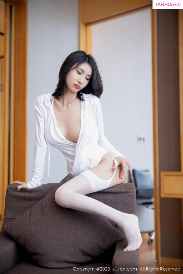   [XiuRen]高清写真图 2023.04.25 No.6630 Lingyu69 丝袜美腿第14张图片